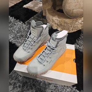 Authentic Timberland shoes (unisex)